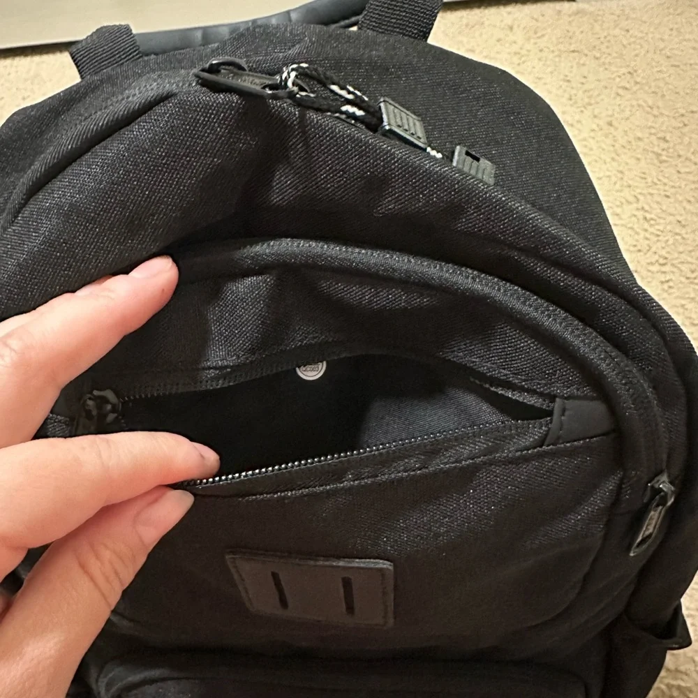Black Eclipse Core Backpack - Picture 5 of 13